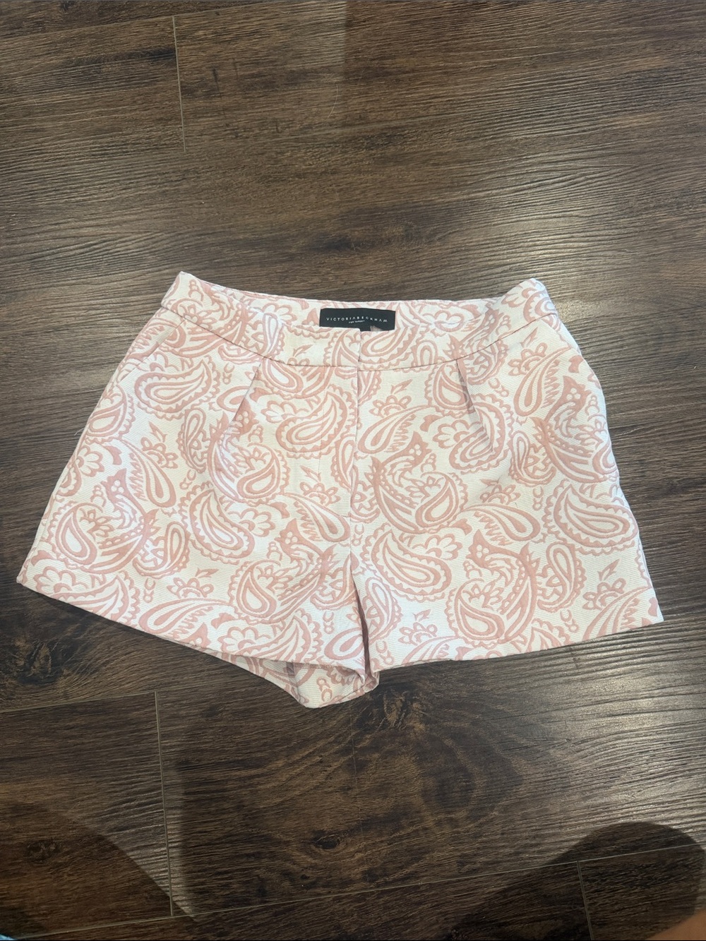 Victoria Beckham Shorts Womens Size 8 Cream Pink Paisley Pleated Jacquard Prep